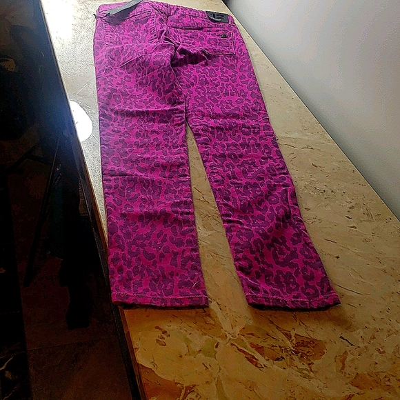 Jeans - Picture 2 of 3